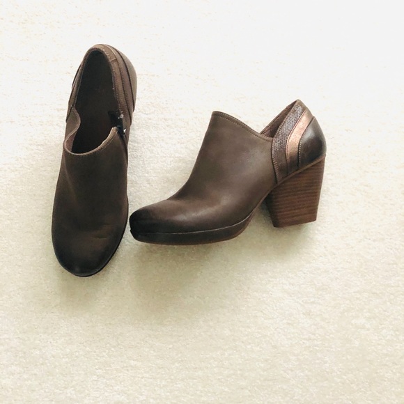 Size 11/41 Dansko Marcia Brown Leather Boot - Picture 2 of 5